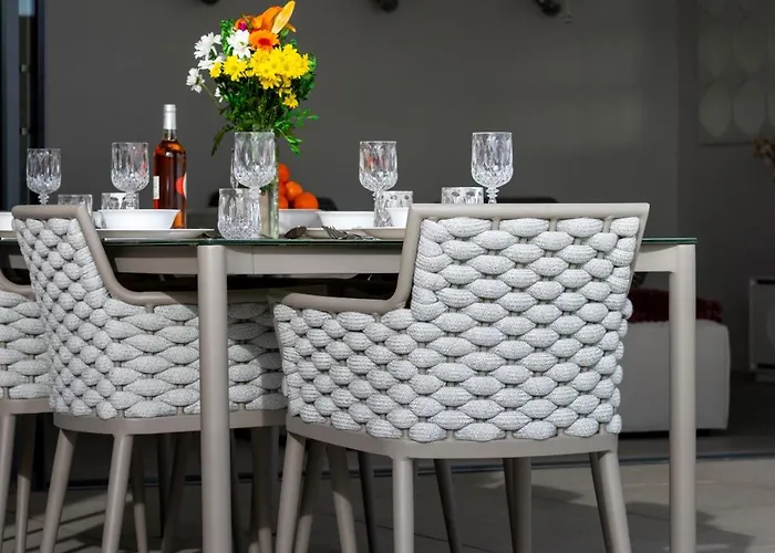 The White House * Marbella