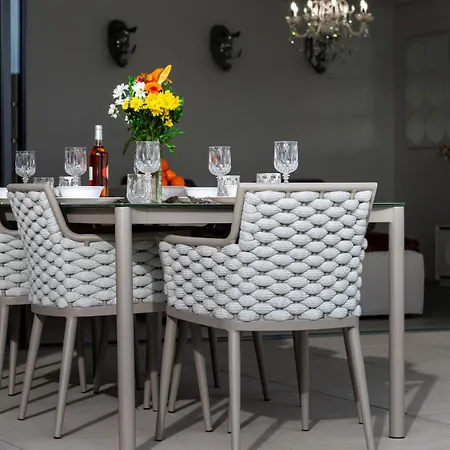 The White House * Marbella